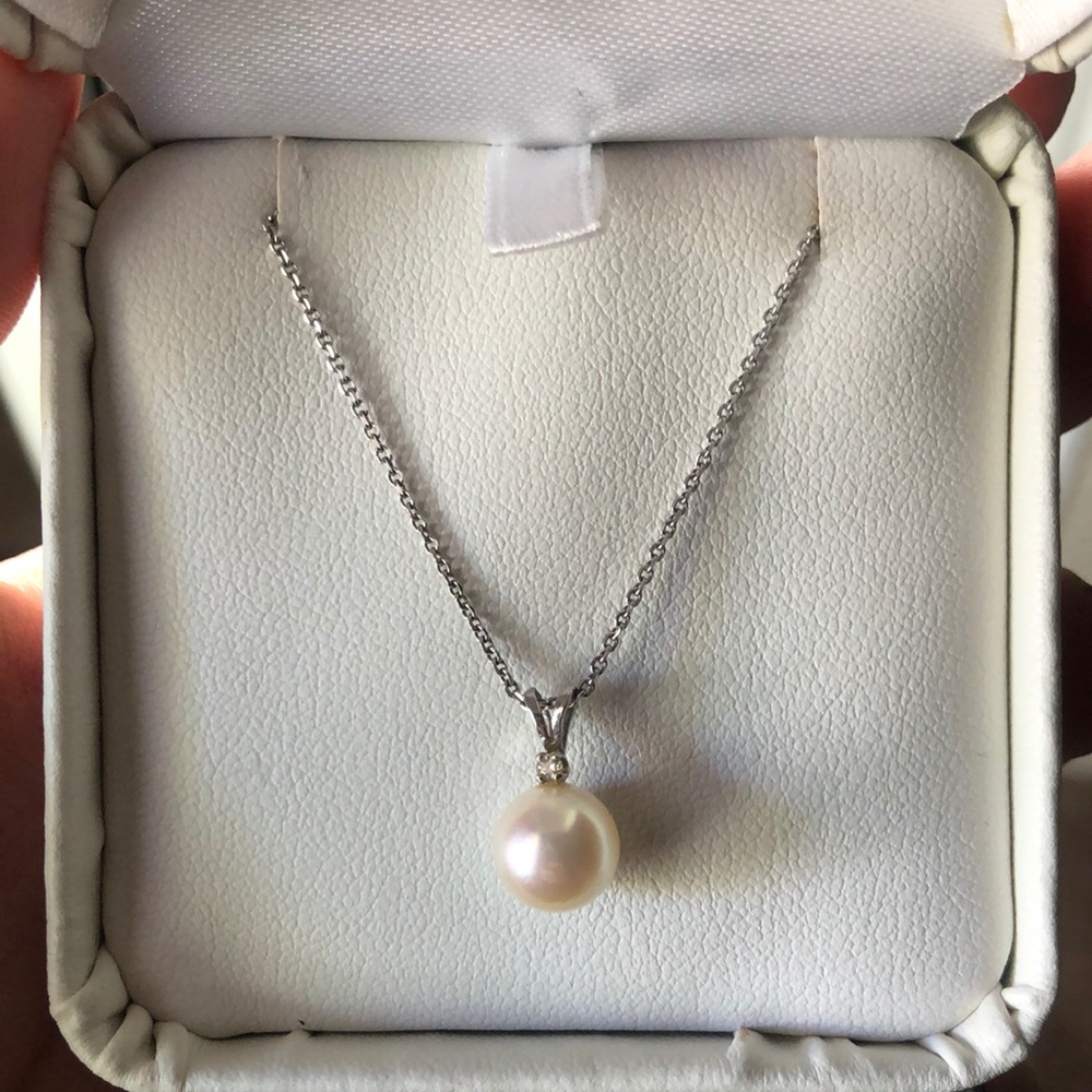 Beautiful real pearl necklace